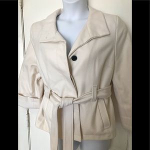 Versini Cream Wool Jacket lined w belt / Medium